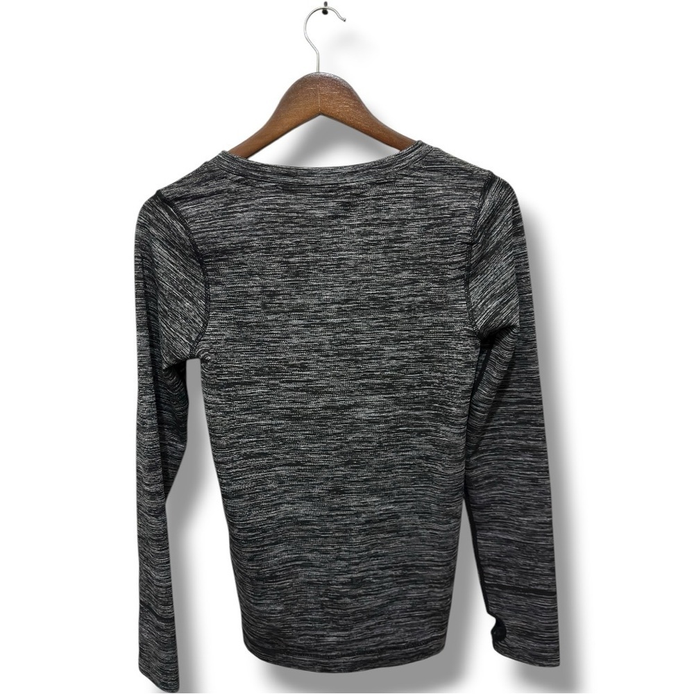 356 Lucky Brand |NWOT Space Dye Black Performance Long Sleeve VNeck Top (Size S) - Picture 4 of 14